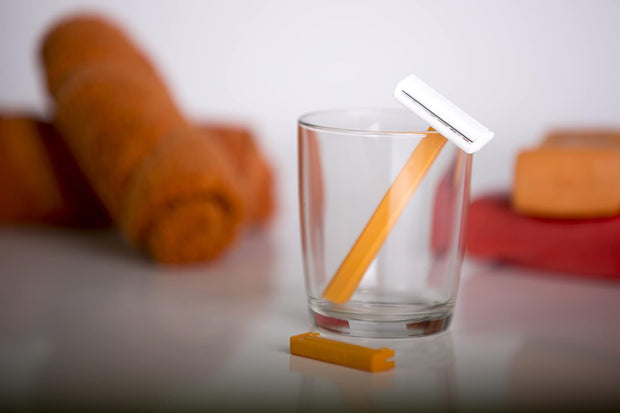 1 Sensitive, Single Disposable Razor Blade for Men, Designed for a Comfortable, Sensitive Shave, Pack of 20